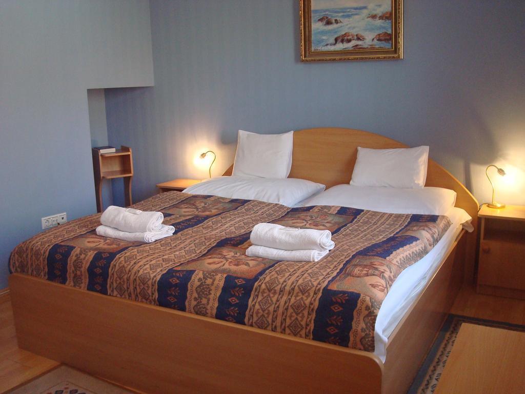 Hotel Arany Trofea Eger Exterior foto