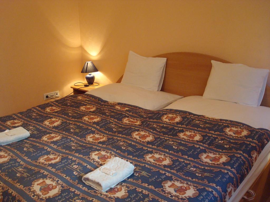 Hotel Arany Trofea Eger Exterior foto