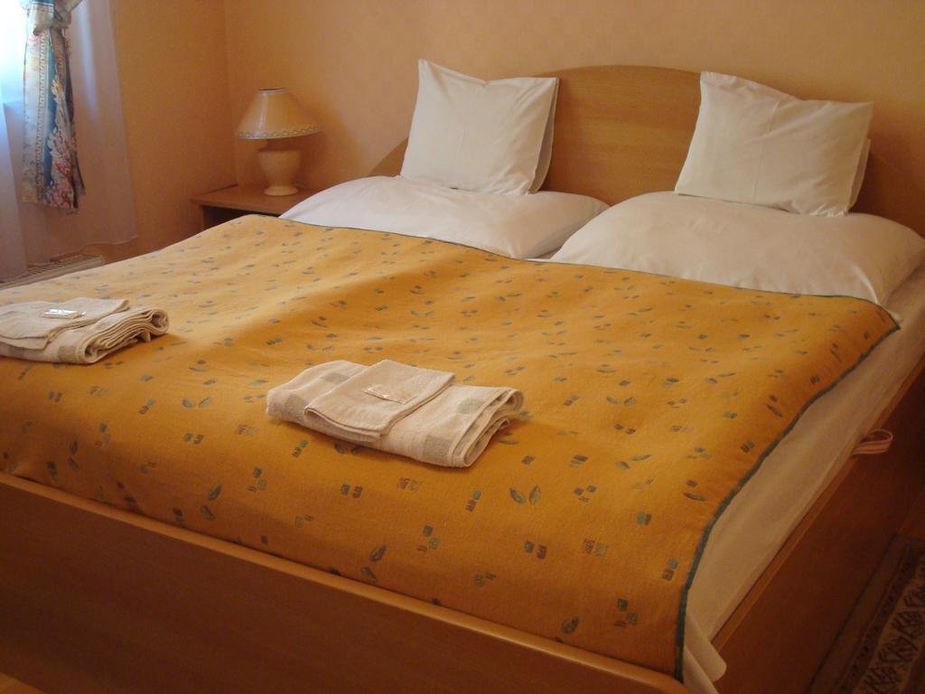 Hotel Arany Trofea Eger Exterior foto