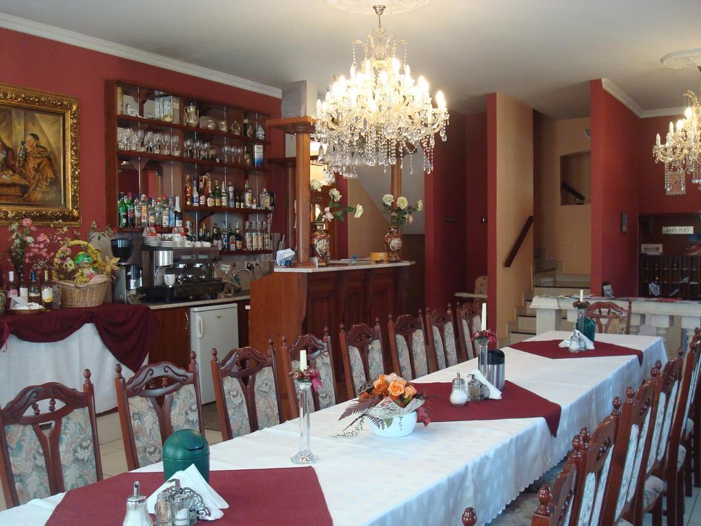Hotel Arany Trofea Eger Exterior foto